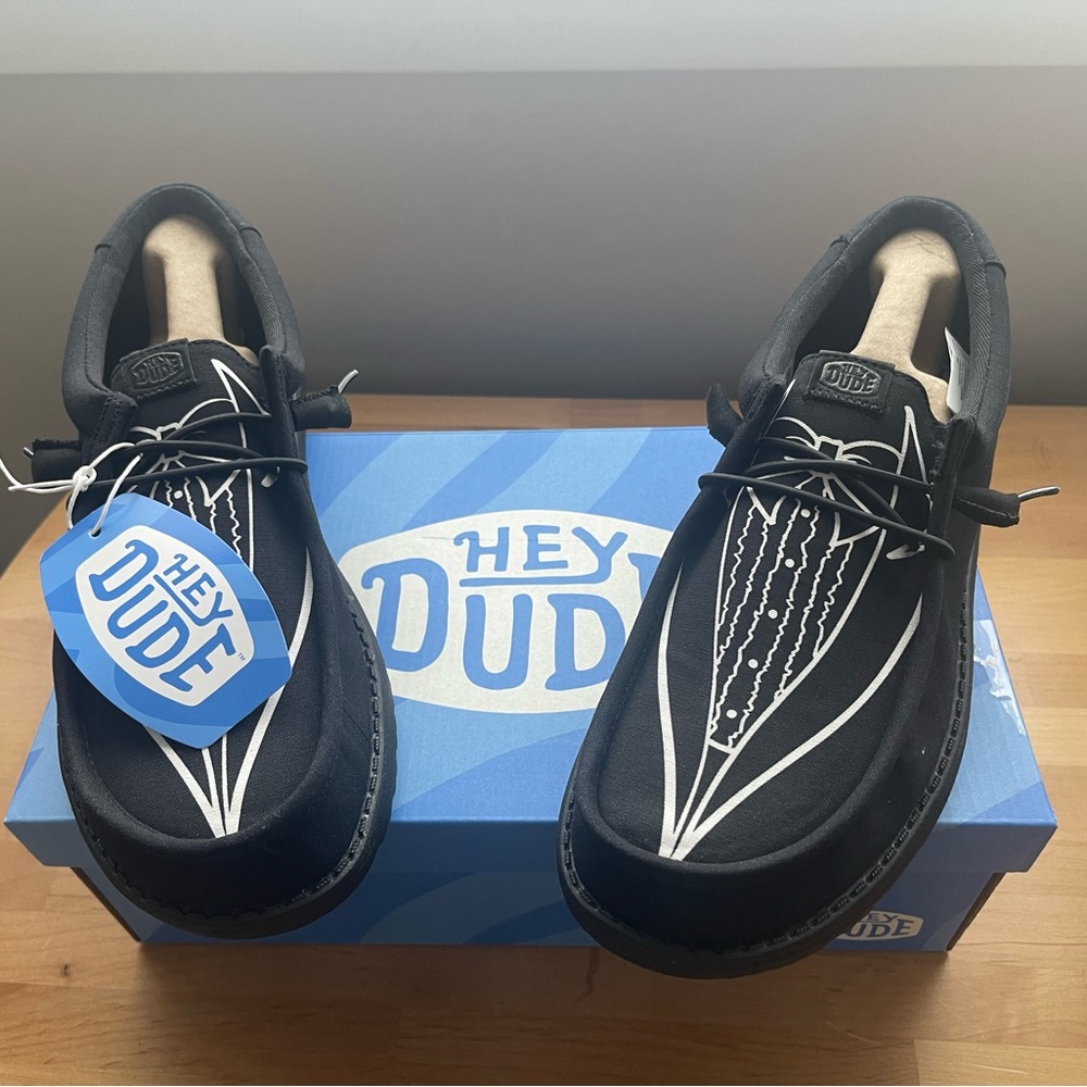 Hey Dude Black Slip-On Loafers Comfortable. NIB. Wally Tuxedo Black Size 11